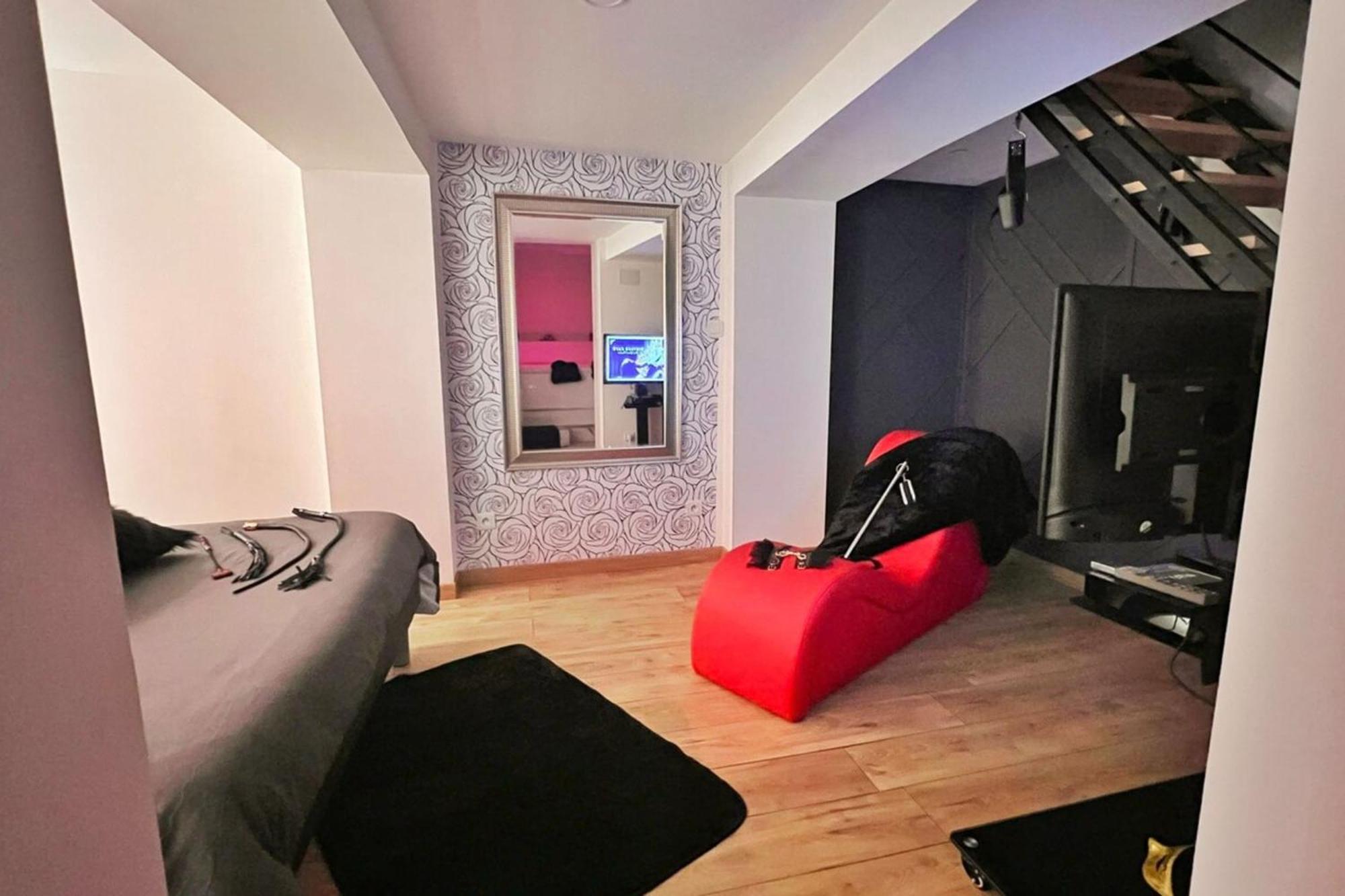 Dark Room Perpignan Aux 50 Nuances Jacuzzi Prive Villeneuve-de-la-Raho エクステリア 写真